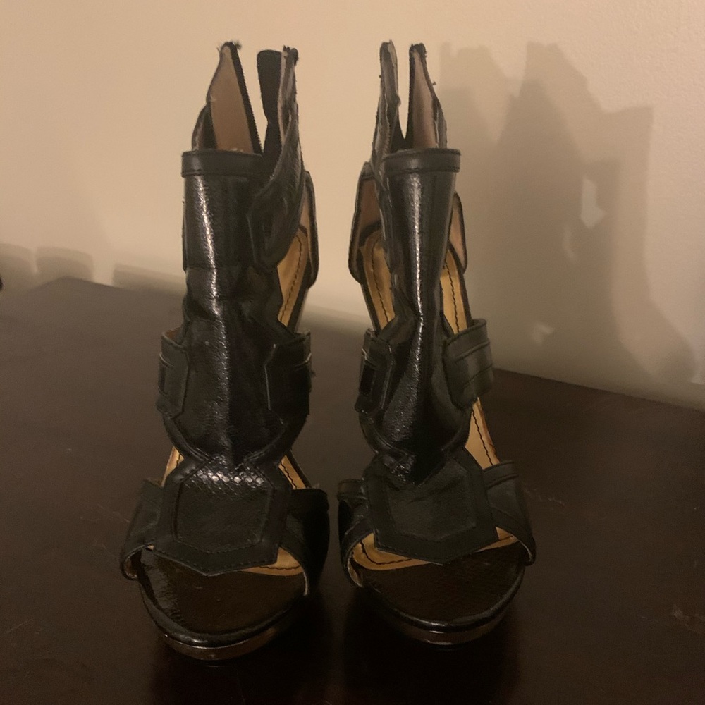 Dereon platform sandals